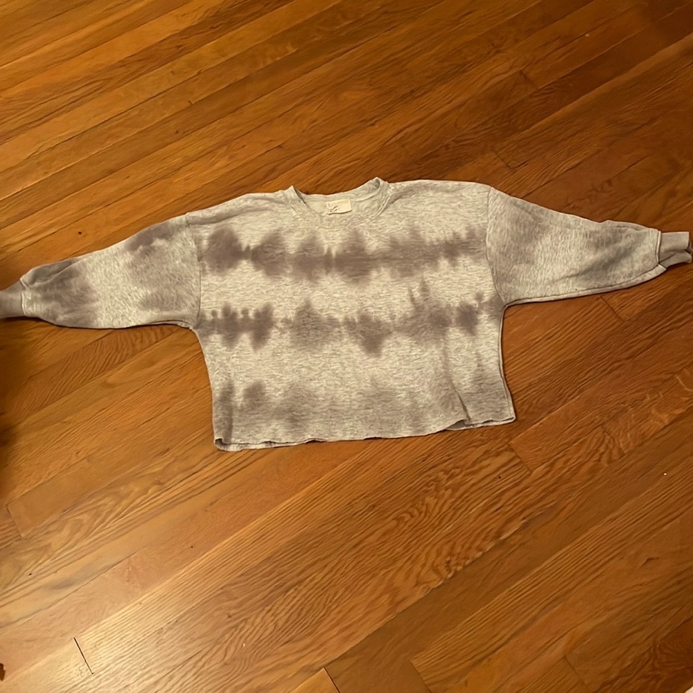 Very comfy tie-dye sweatshirt. Size extra small.